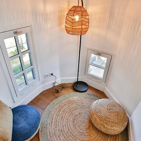 La-haut - 3 Panorama Of The Estuary - Center